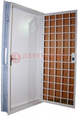 Белая стальная бронированная дверь с нитроэмалью ДБ-7 в Липецке