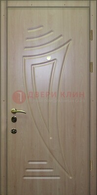 Светлая железная дверь с МДФ ДМ-153 в Липецке