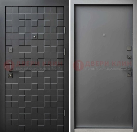 Темная стальная филенчатая дверь с МДФ ДМ-221