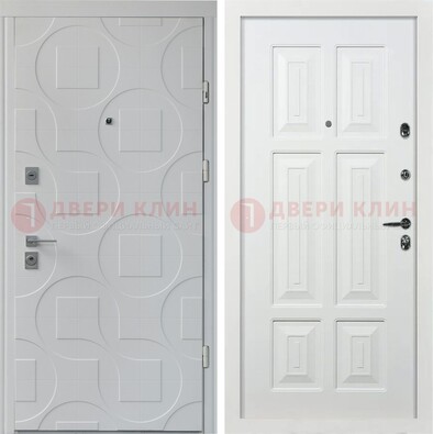 Белая стальная дверь в квартиру с панелями МДФ ДМ-494 в Липецке
