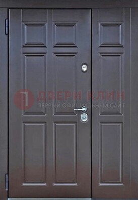 Тёмная двухстворчатая входная дверь для коттеджа с МДФ ДМ-533 в Лыткарино