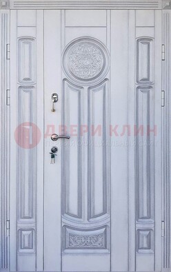 Белая двухстворчатая дверь с массивом дуба ДМД-72 в Липецке