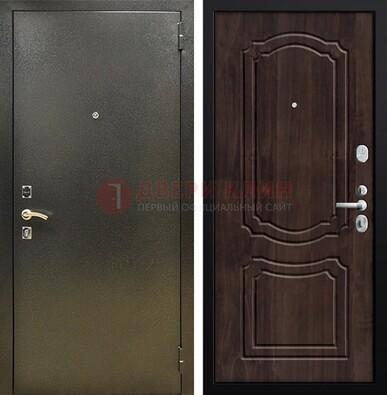 Темно-серая железная дверь с порошковым покрытием и коричневой МДФ ДП-288 в Екатеринбурге