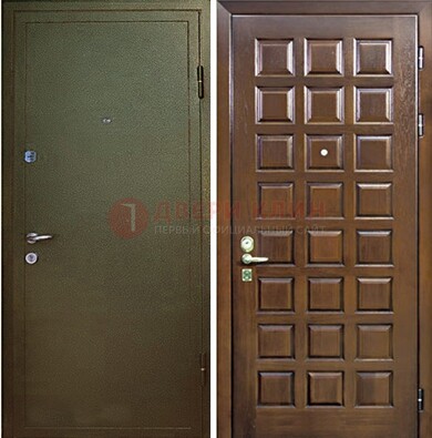 Зеленая входная дверь с порошковым окрасом ДП-64 в Павловском Посаде