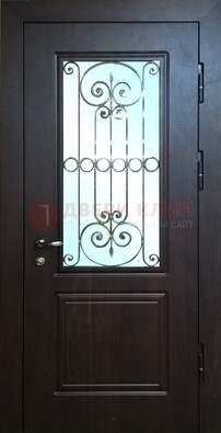 Железная дверь со стеклом и ковкой ДСК-65 для общественных зданий в Нижнем Новгороде
